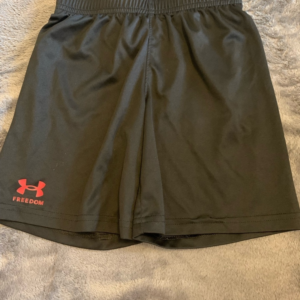 Under Armour Men's Black and Red Athletic Shorts